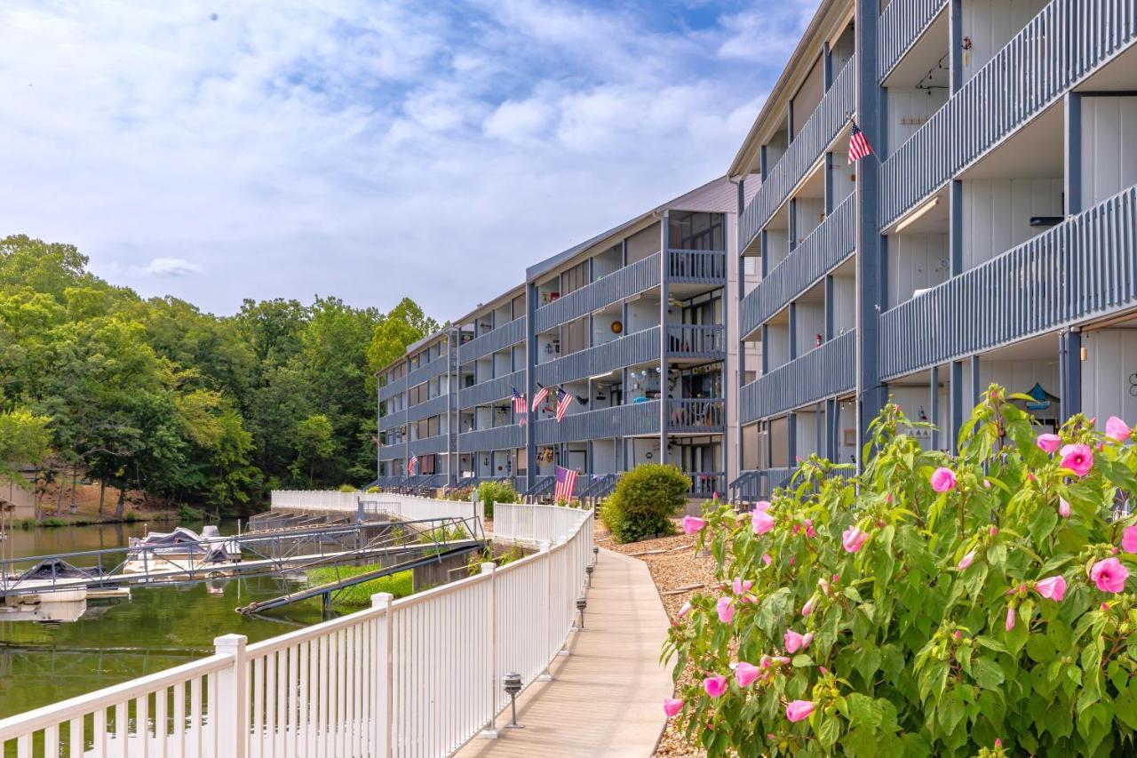 B Lakefront! Remodeled, Boat Slip, Patio Views, Pool, Boat Ramp, Wifi Osage Beach Eksteriør bilde