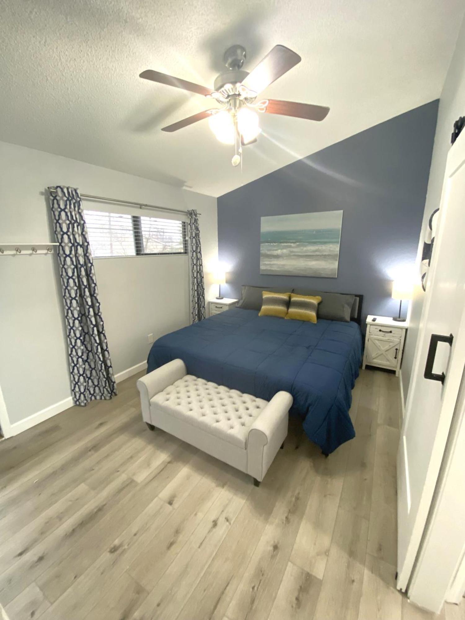 B Lakefront! Remodeled, Boat Slip, Patio Views, Pool, Boat Ramp, Wifi Osage Beach Eksteriør bilde