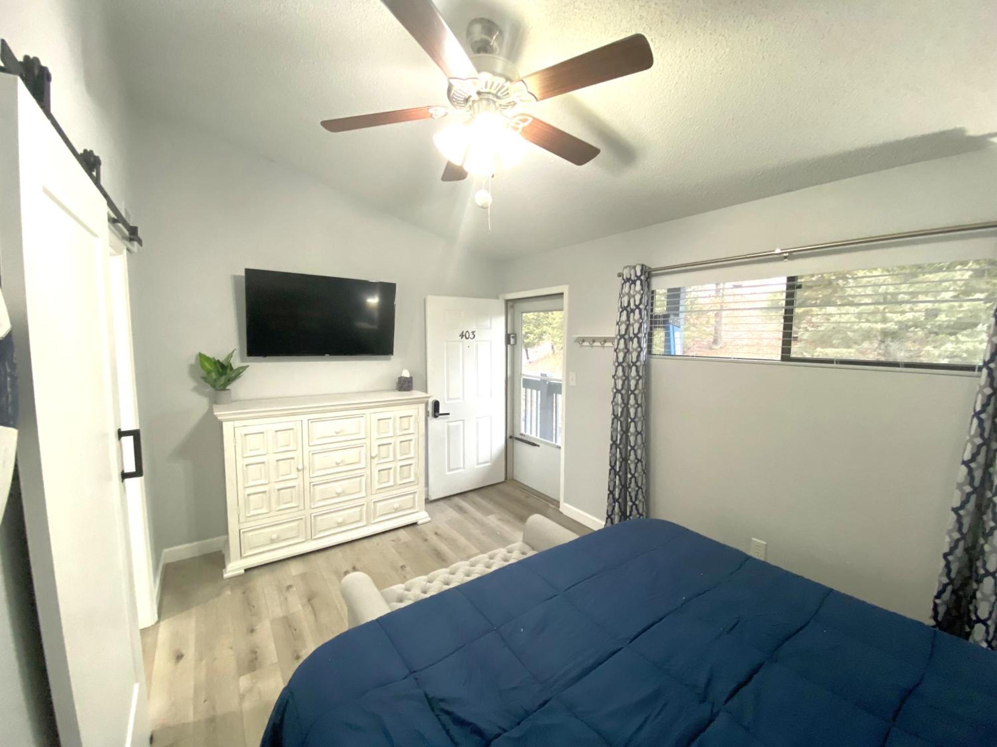 B Lakefront! Remodeled, Boat Slip, Patio Views, Pool, Boat Ramp, Wifi Osage Beach Eksteriør bilde