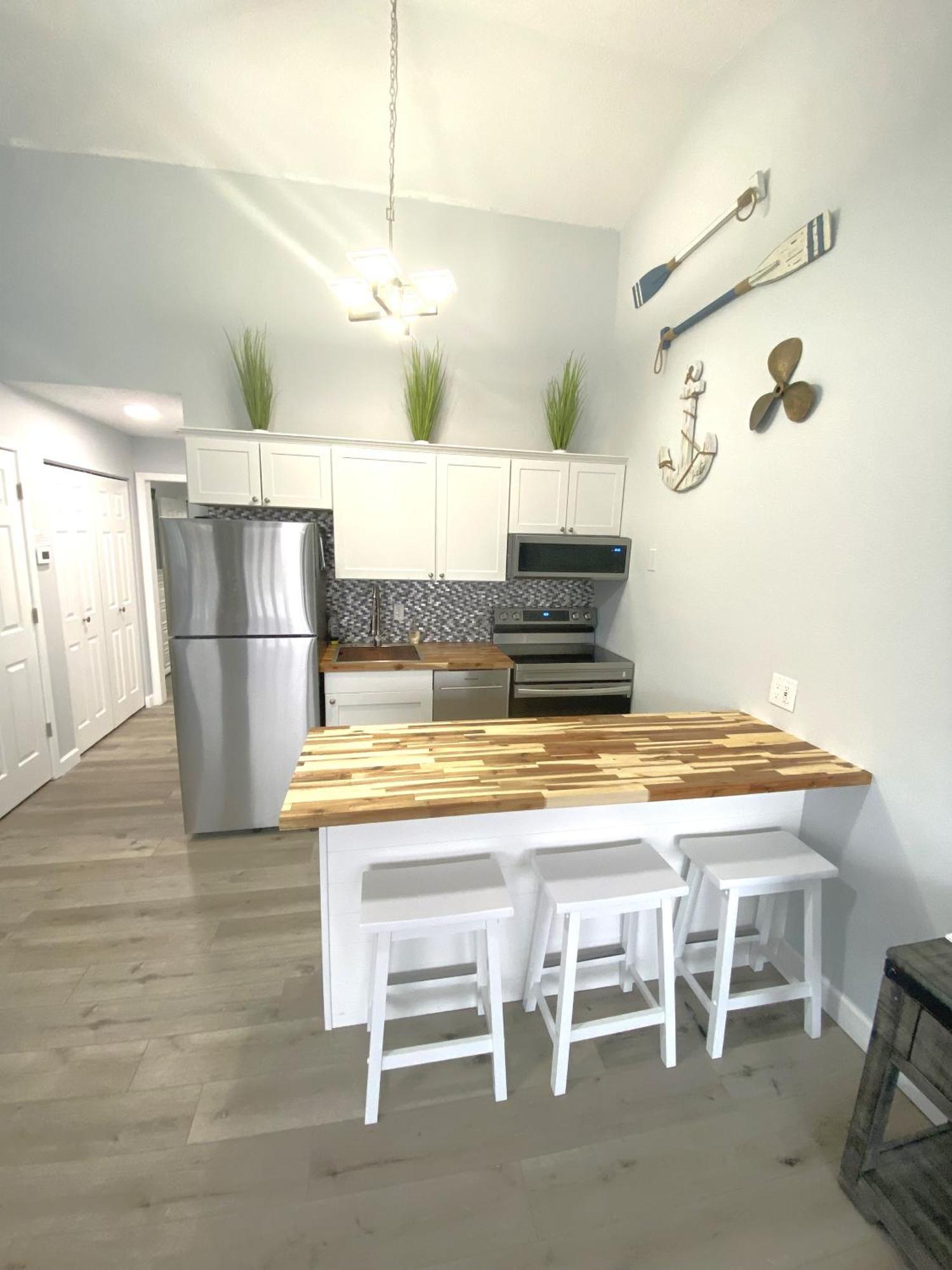 B Lakefront! Remodeled, Boat Slip, Patio Views, Pool, Boat Ramp, Wifi Osage Beach Eksteriør bilde