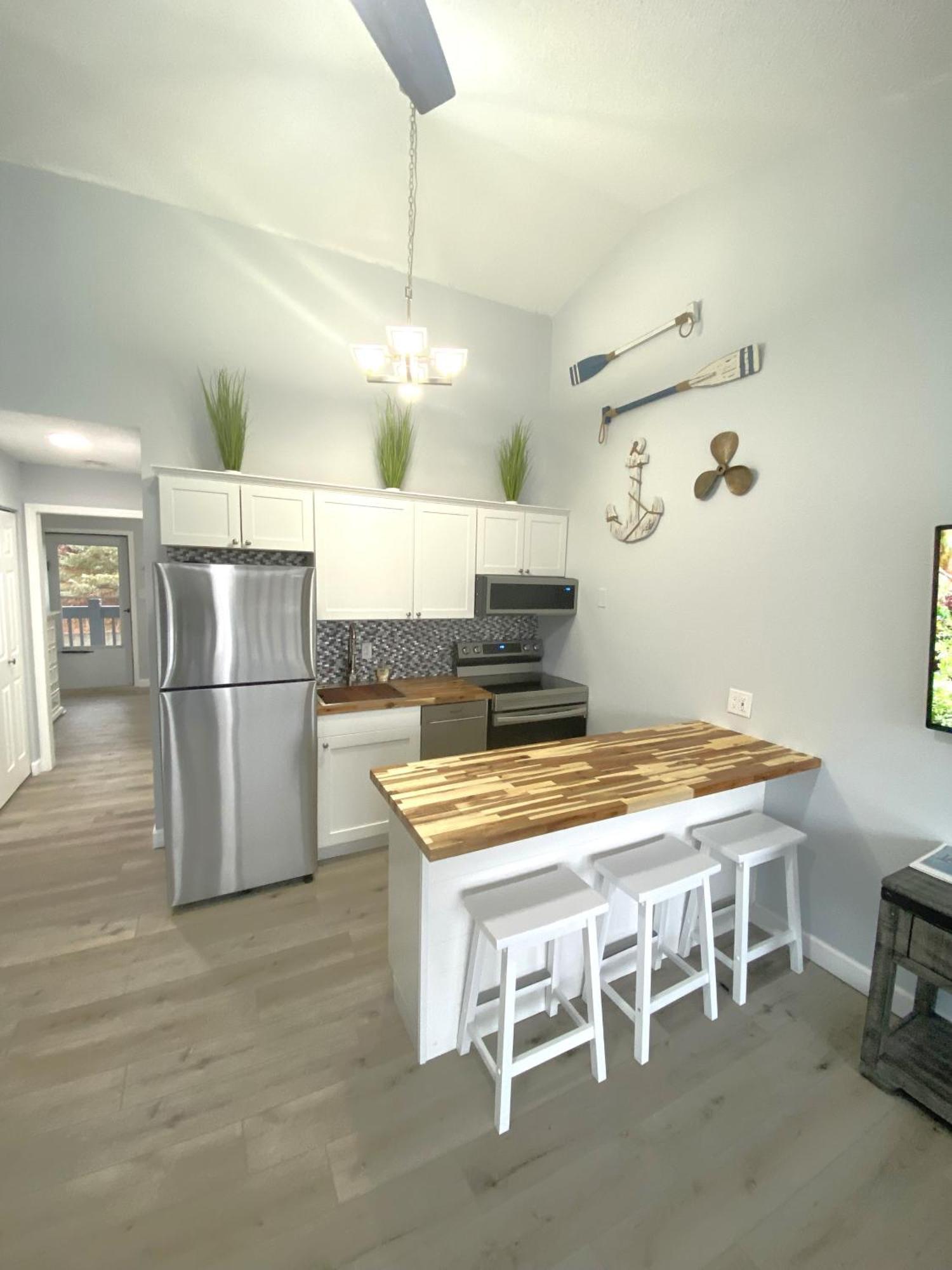B Lakefront! Remodeled, Boat Slip, Patio Views, Pool, Boat Ramp, Wifi Osage Beach Eksteriør bilde