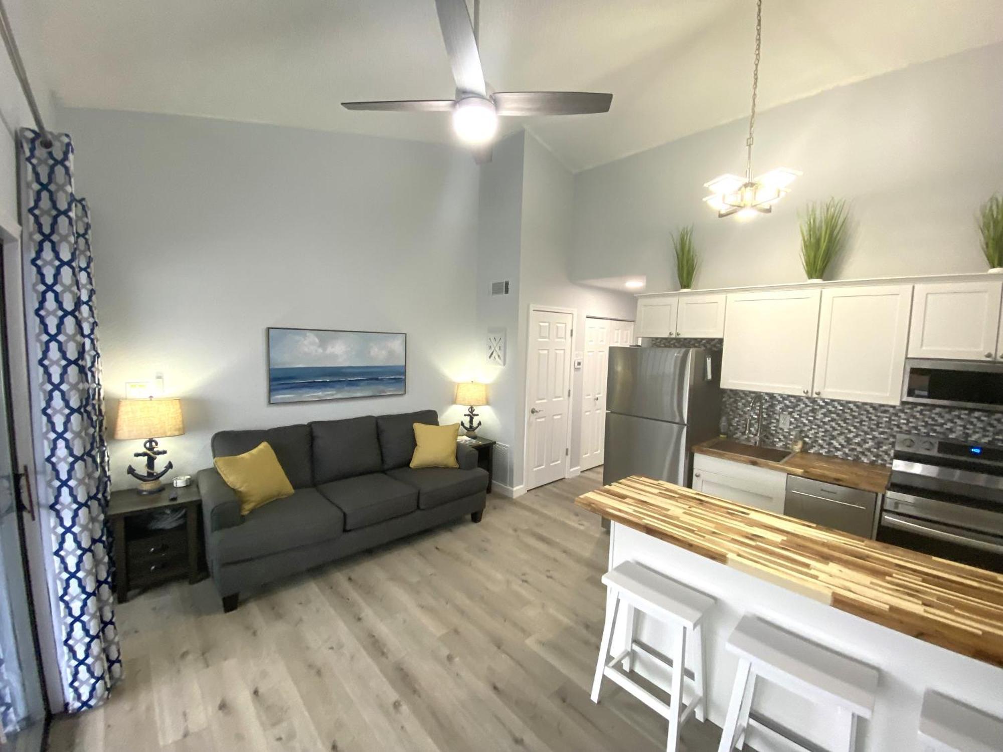 B Lakefront! Remodeled, Boat Slip, Patio Views, Pool, Boat Ramp, Wifi Osage Beach Eksteriør bilde