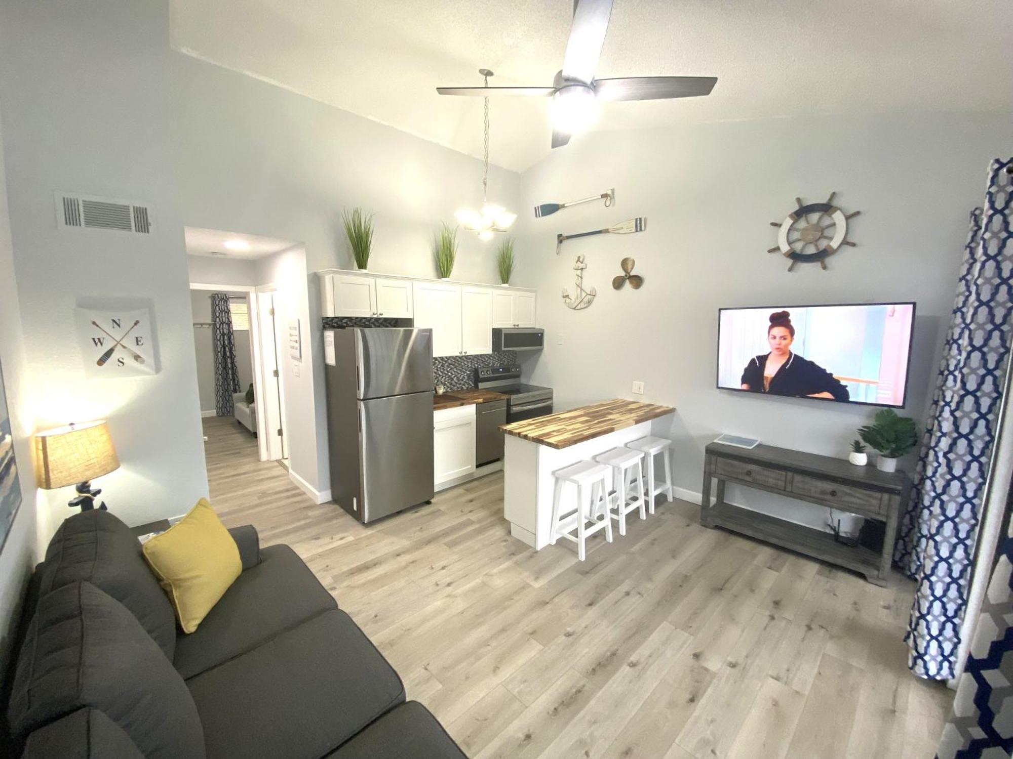 B Lakefront! Remodeled, Boat Slip, Patio Views, Pool, Boat Ramp, Wifi Osage Beach Eksteriør bilde
