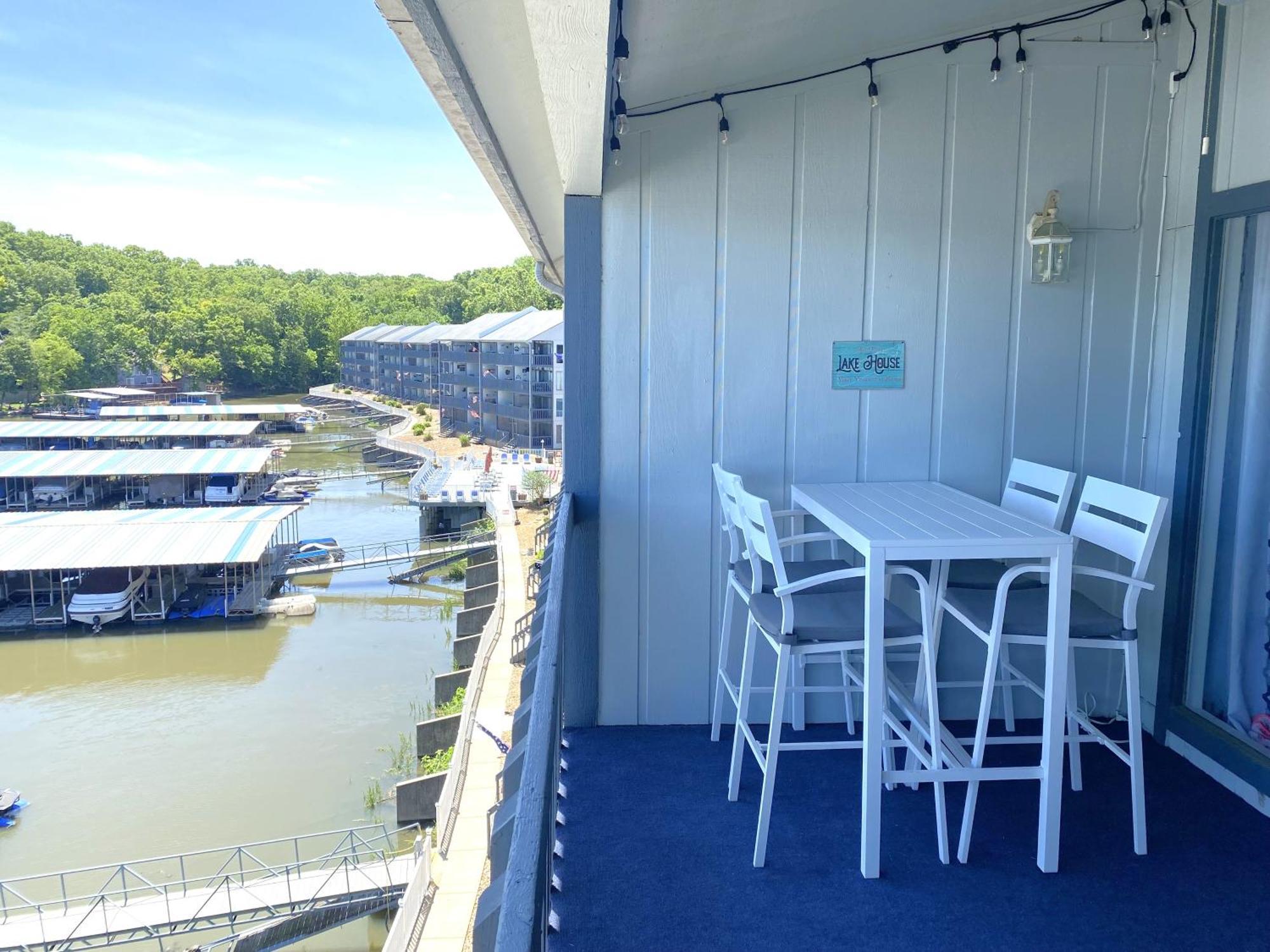 B Lakefront! Remodeled, Boat Slip, Patio Views, Pool, Boat Ramp, Wifi Osage Beach Eksteriør bilde