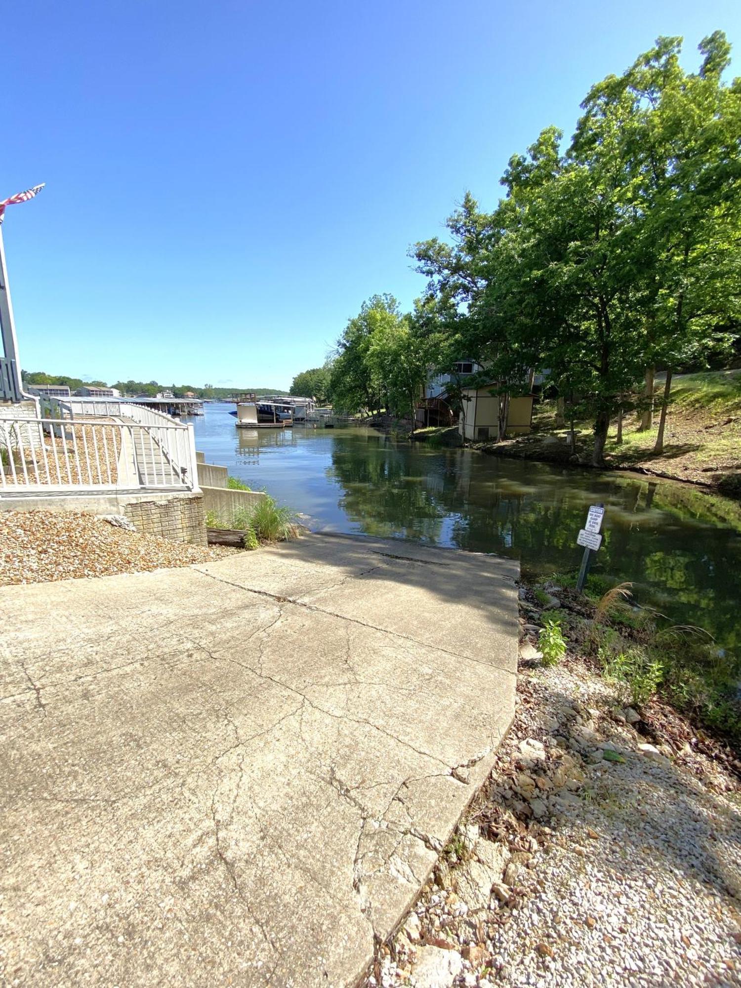 B Lakefront! Remodeled, Boat Slip, Patio Views, Pool, Boat Ramp, Wifi Osage Beach Eksteriør bilde